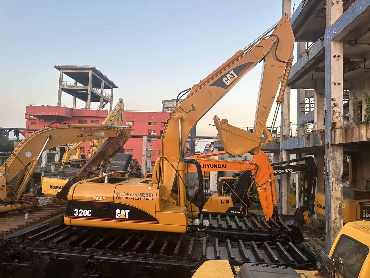 CATERPILLAR 320C - حفارات برمائية: صور 2 CATERPILLAR 320C - حفارات برمائية: صور 2