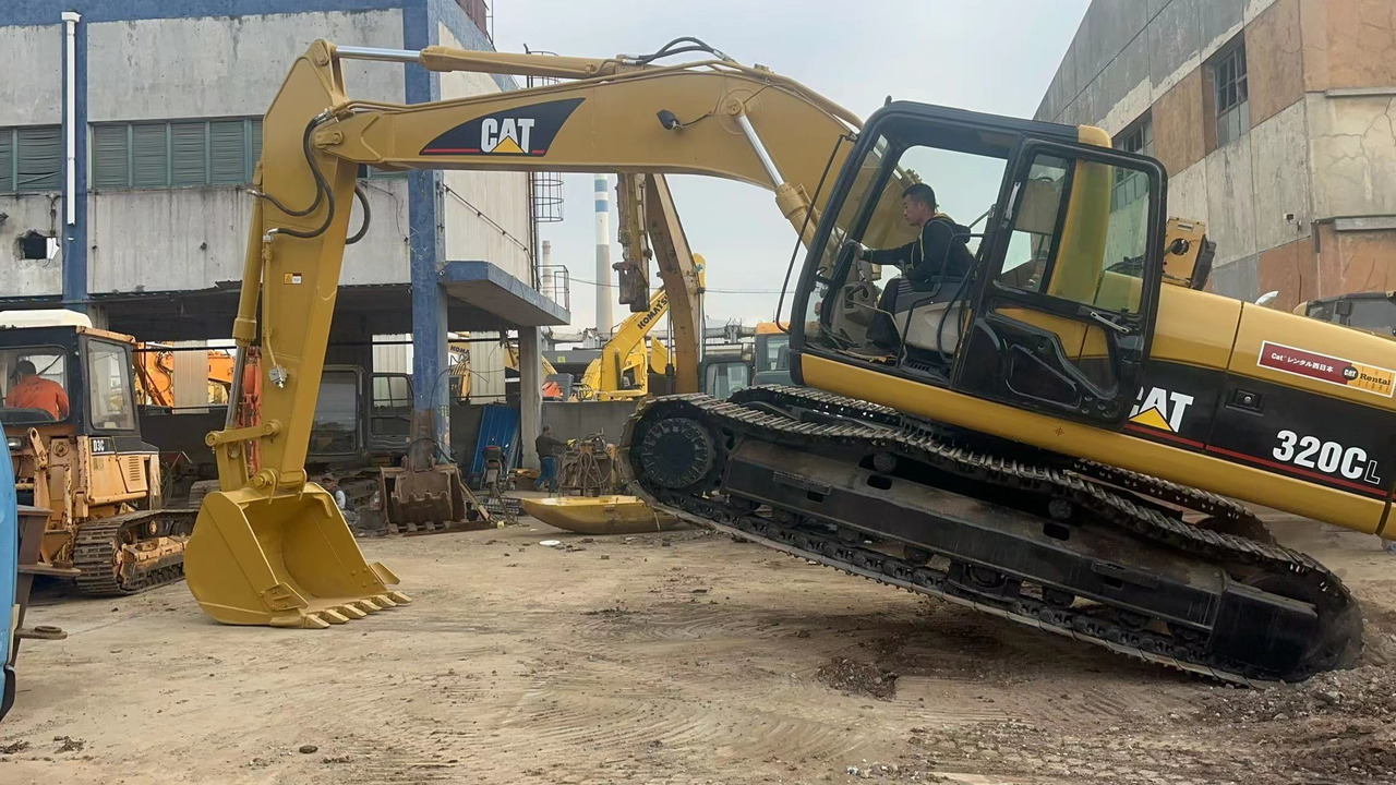 CATERPILLAR 320C - حفارات زحافة: صور 2 CATERPILLAR 320C - حفارات زحافة: صور 2