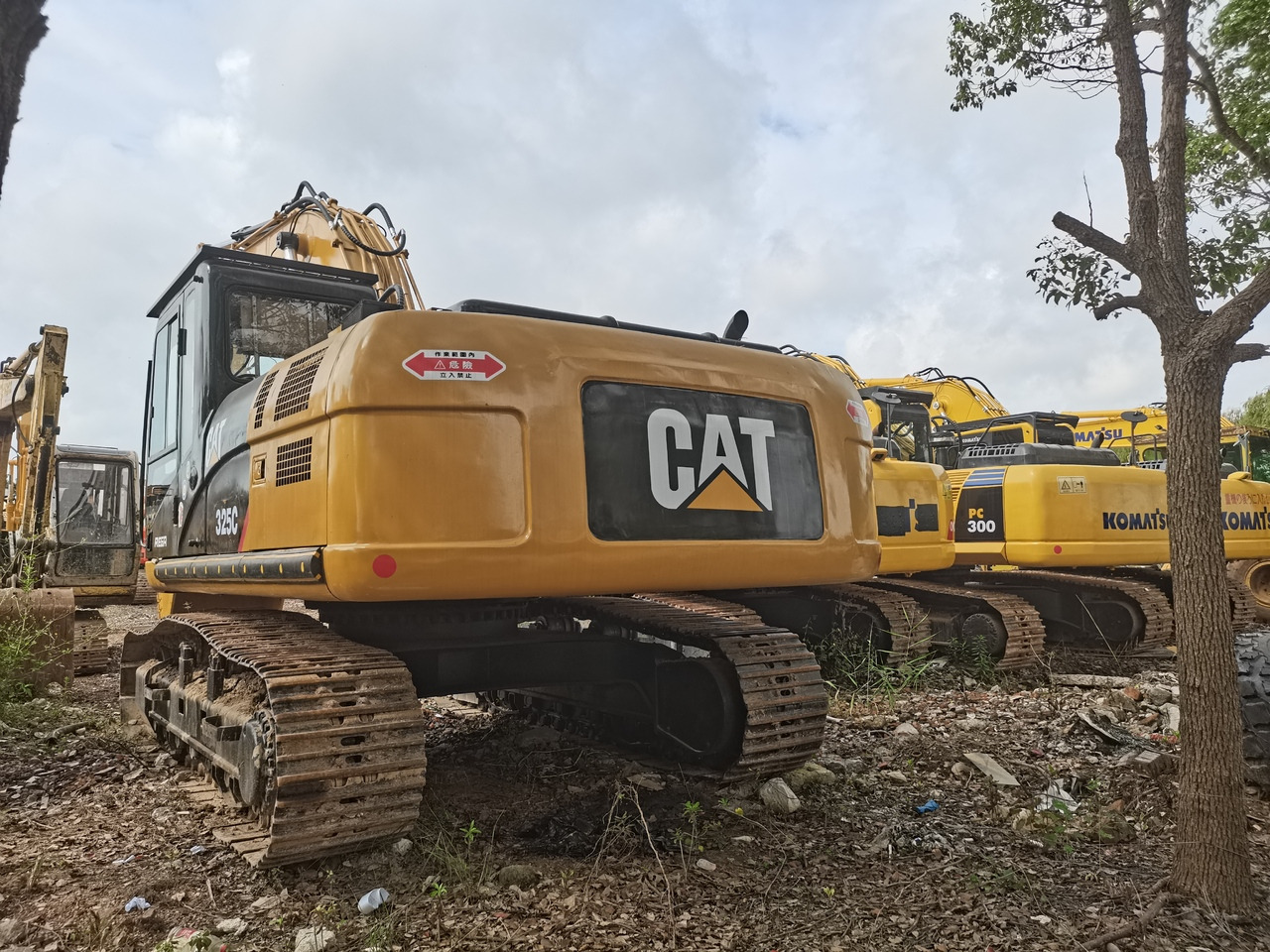 CATERPILLAR 325C-crawler excavator - حفارات زحافة: صور 1 CATERPILLAR 325C-crawler excavator - حفارات زحافة: صور 1