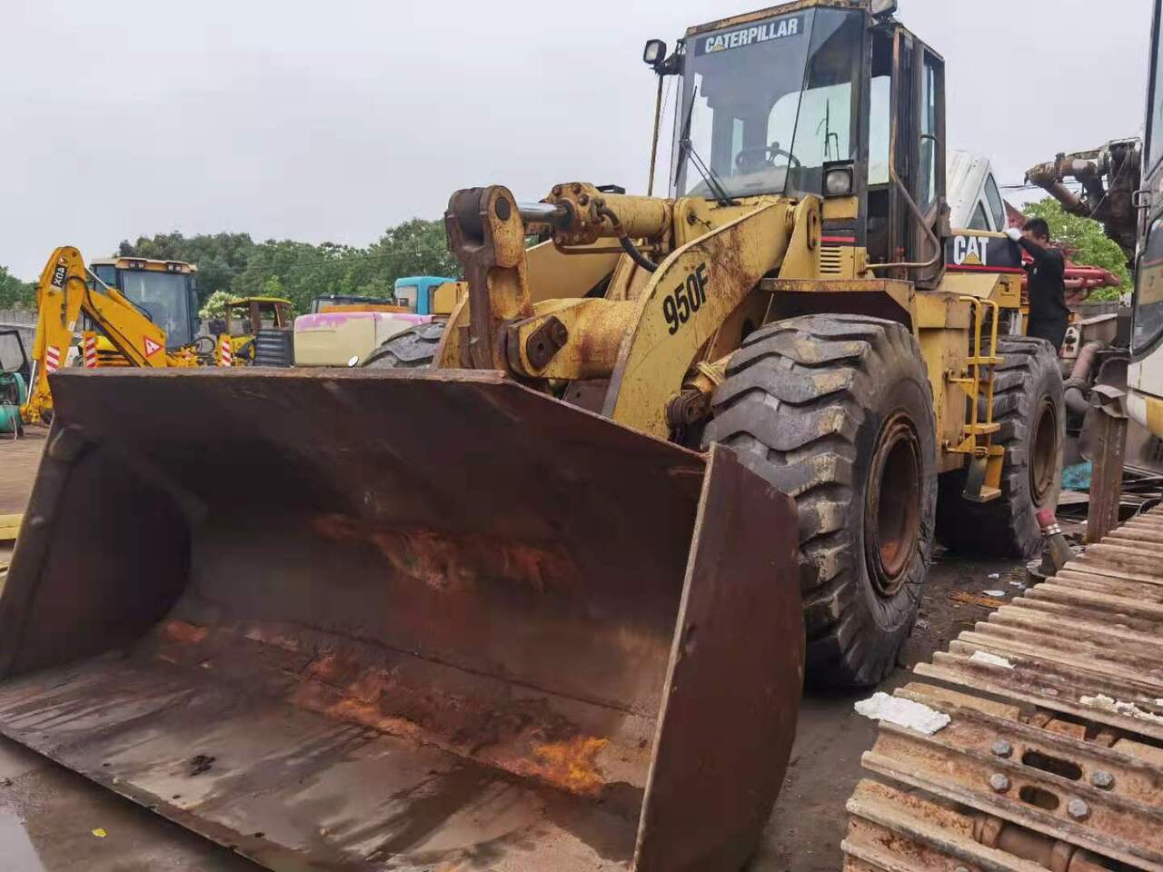 CATERPILLAR CAT-950F -Wheel loader - اللودر بعجل: صور 1 CATERPILLAR CAT-950F -Wheel loader - اللودر بعجل: صور 1