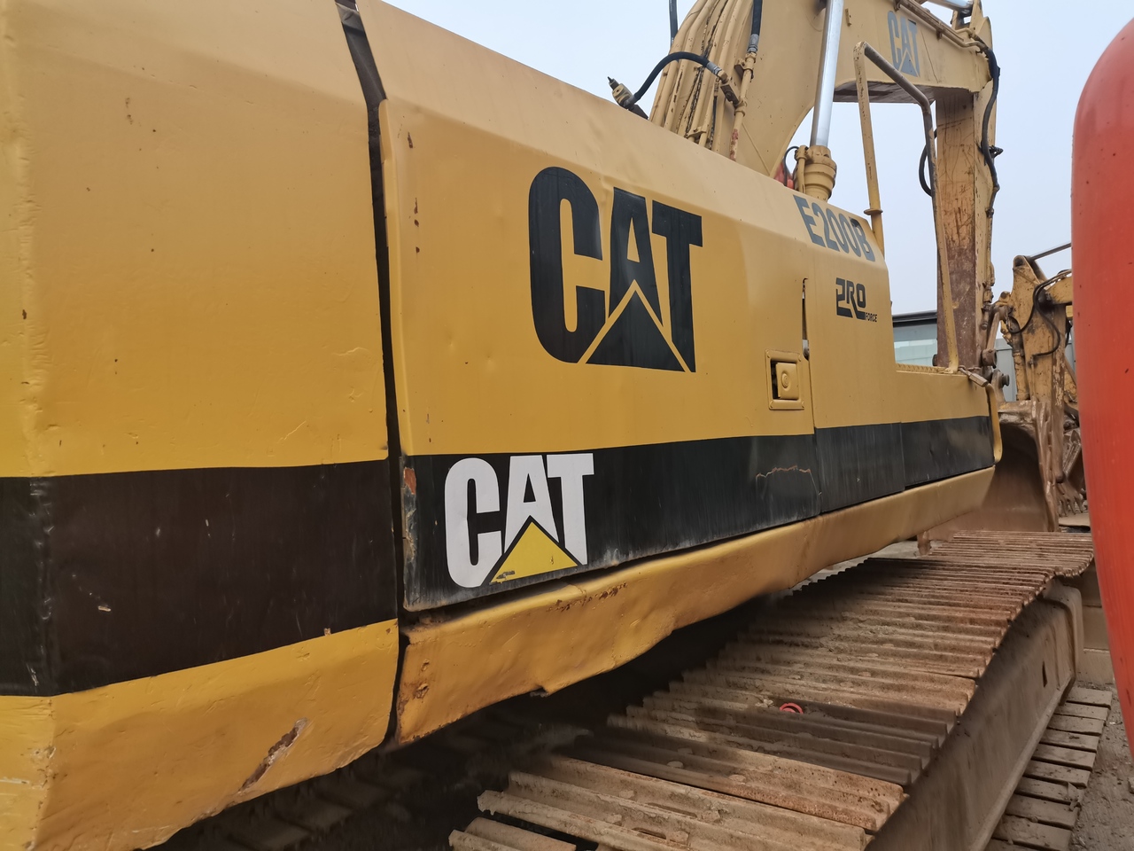 CATERPILLAR CAT-E200-excavator - حفارات زحافة: صور 4 CATERPILLAR CAT-E200-excavator - حفارات زحافة: صور 4