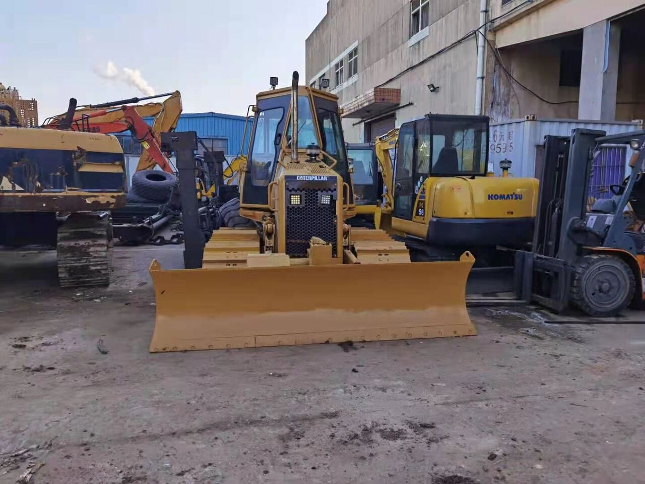 CATERPILLAR D4G - بلدوزر: صور 4 CATERPILLAR D4G - بلدوزر: صور 4