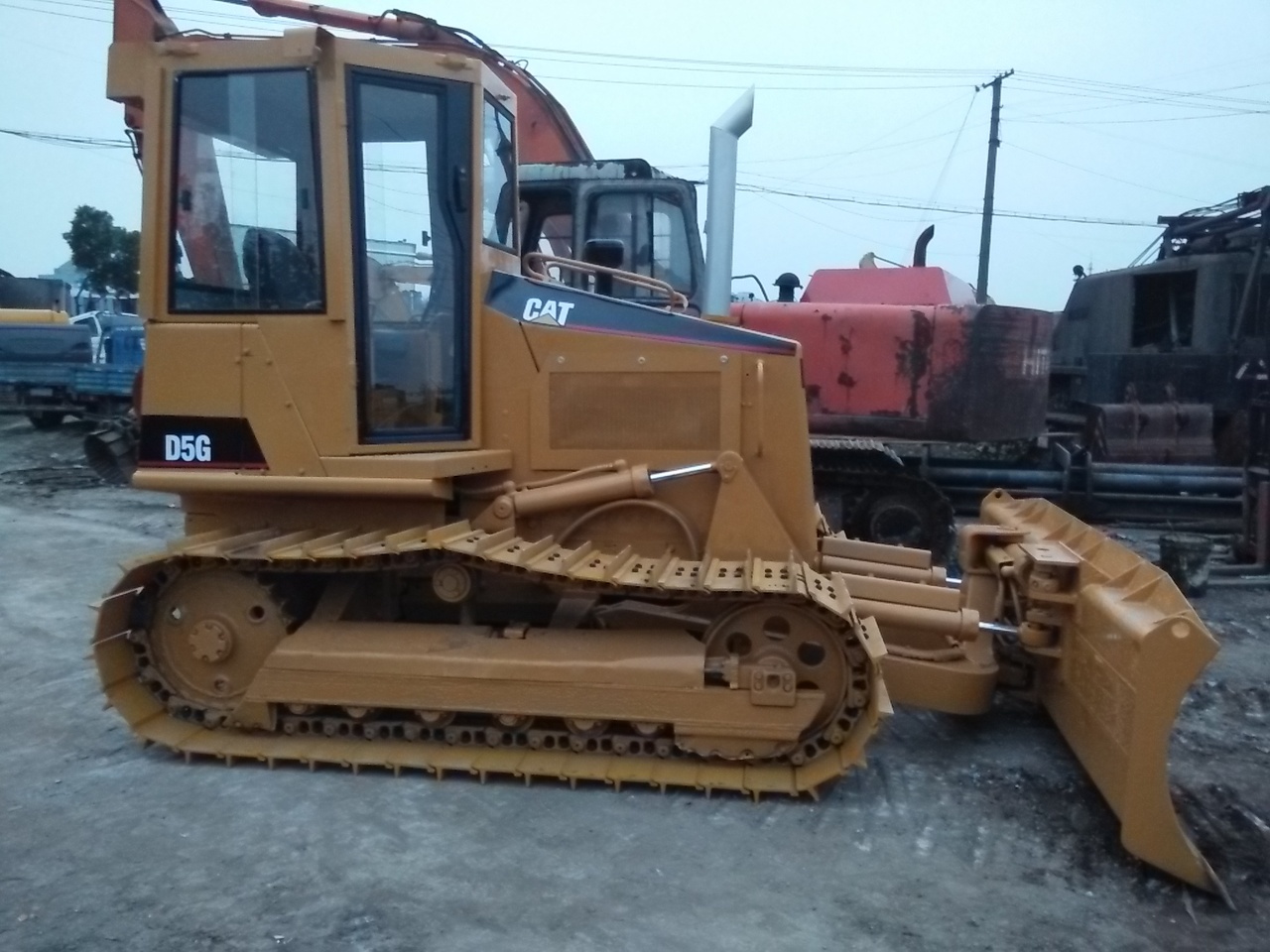 CATERPILLAR D5G - بلدوزر: صور 2 CATERPILLAR D5G - بلدوزر: صور 2