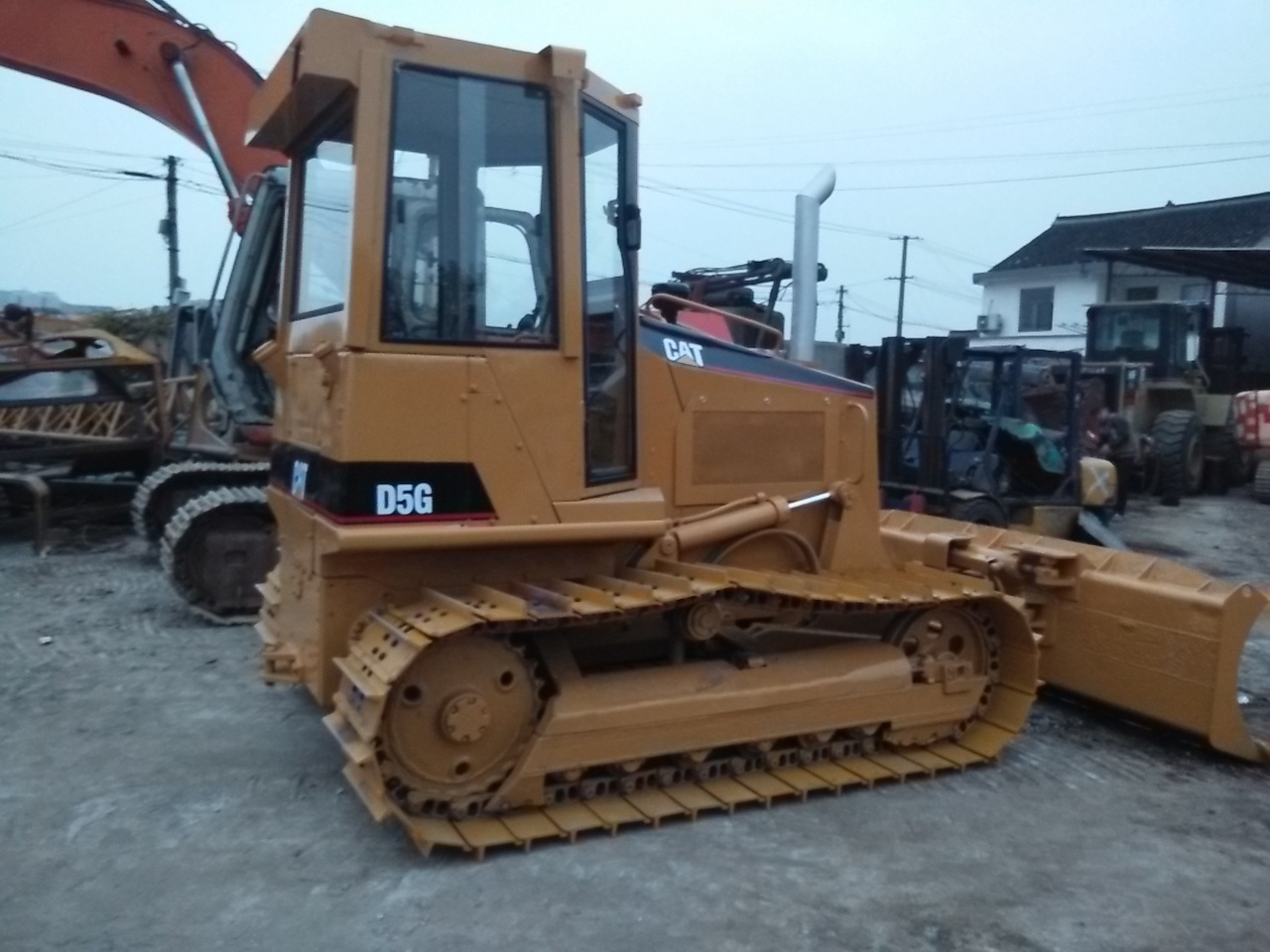 CATERPILLAR D5G - بلدوزر: صور 1 CATERPILLAR D5G - بلدوزر: صور 1