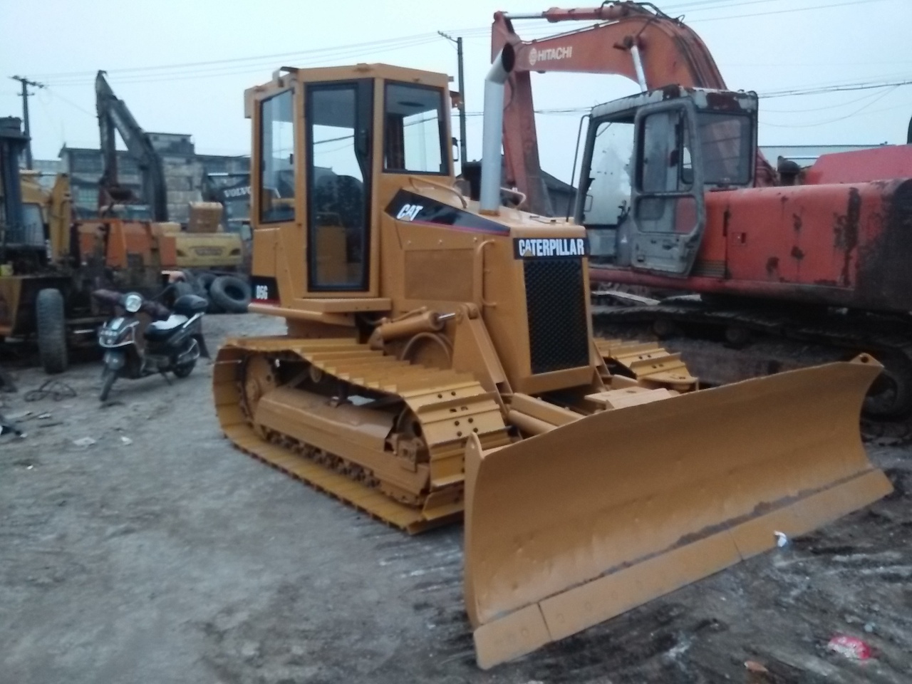 CATERPILLAR D5G - بلدوزر: صور 3 CATERPILLAR D5G - بلدوزر: صور 3