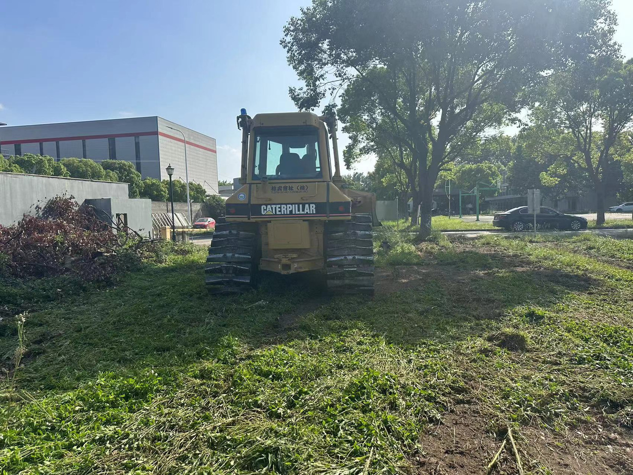 CATERPILLAR D5N - بلدوزر: صور 3 CATERPILLAR D5N - بلدوزر: صور 3