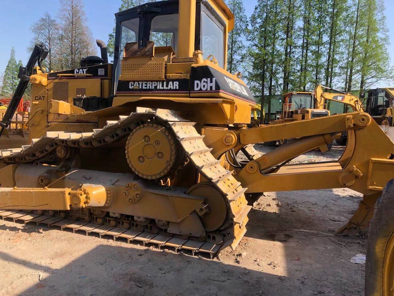 CATERPILLAR D6H - بلدوزر: صور 4 CATERPILLAR D6H - بلدوزر: صور 4