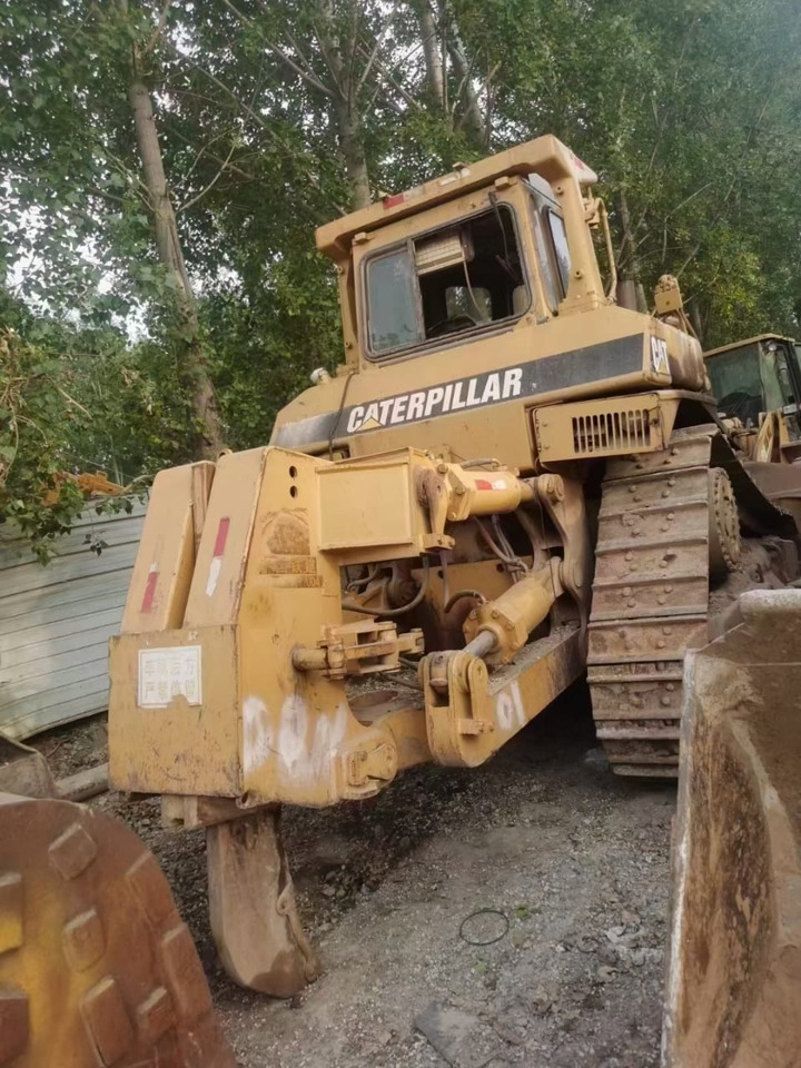 CATERPILLAR D8N - بلدوزر: صور 1 CATERPILLAR D8N - بلدوزر: صور 1