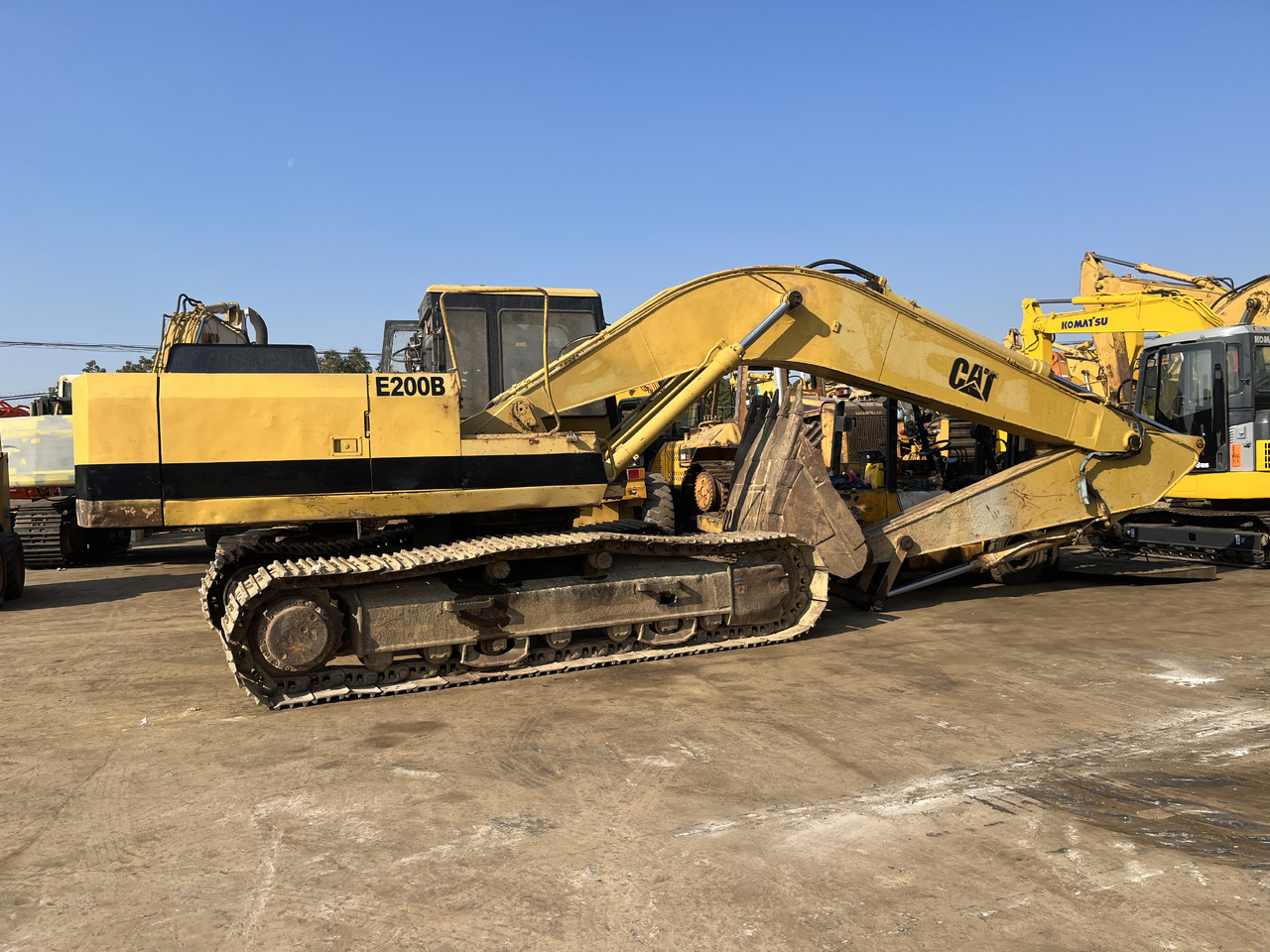 CATERPILLAR E200 - حفارة: صور 1 CATERPILLAR E200 - حفارة: صور 1