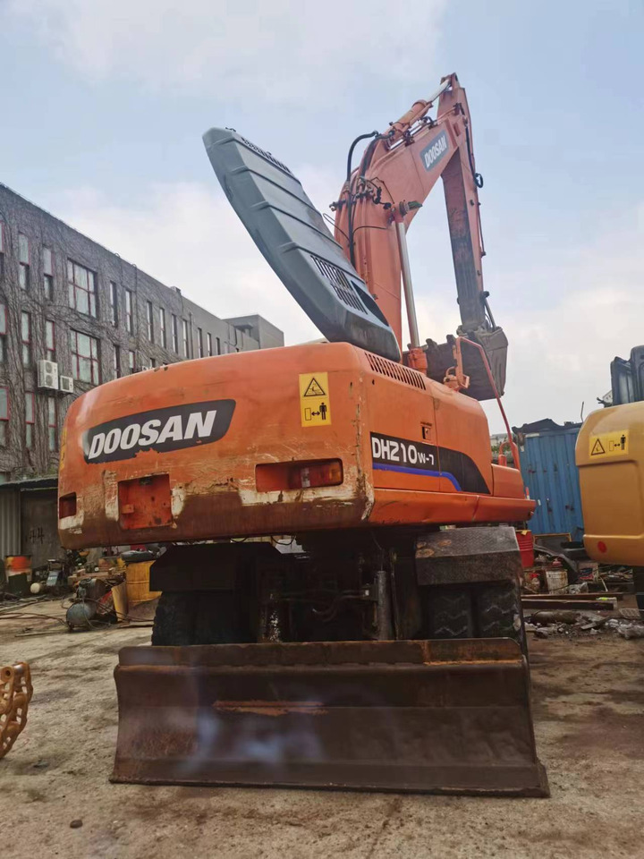 DOOSAN DH210W-7 - حفارة على عجلات: صور 2 DOOSAN DH210W-7 - حفارة على عجلات: صور 2
