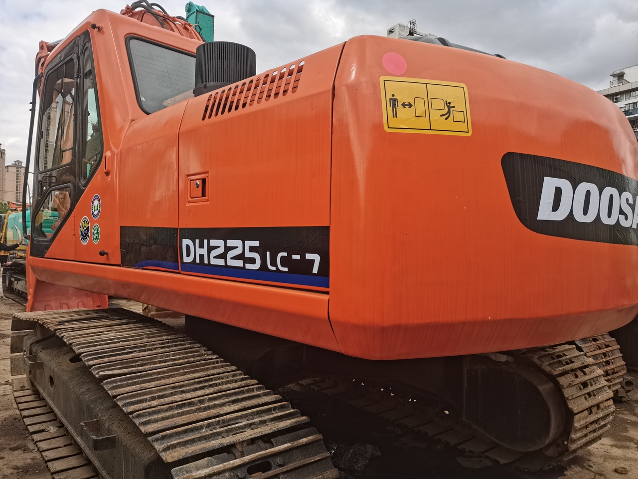 DOOSAN DH225LC-7 - حفارات زحافة: صور 2 DOOSAN DH225LC-7 - حفارات زحافة: صور 2