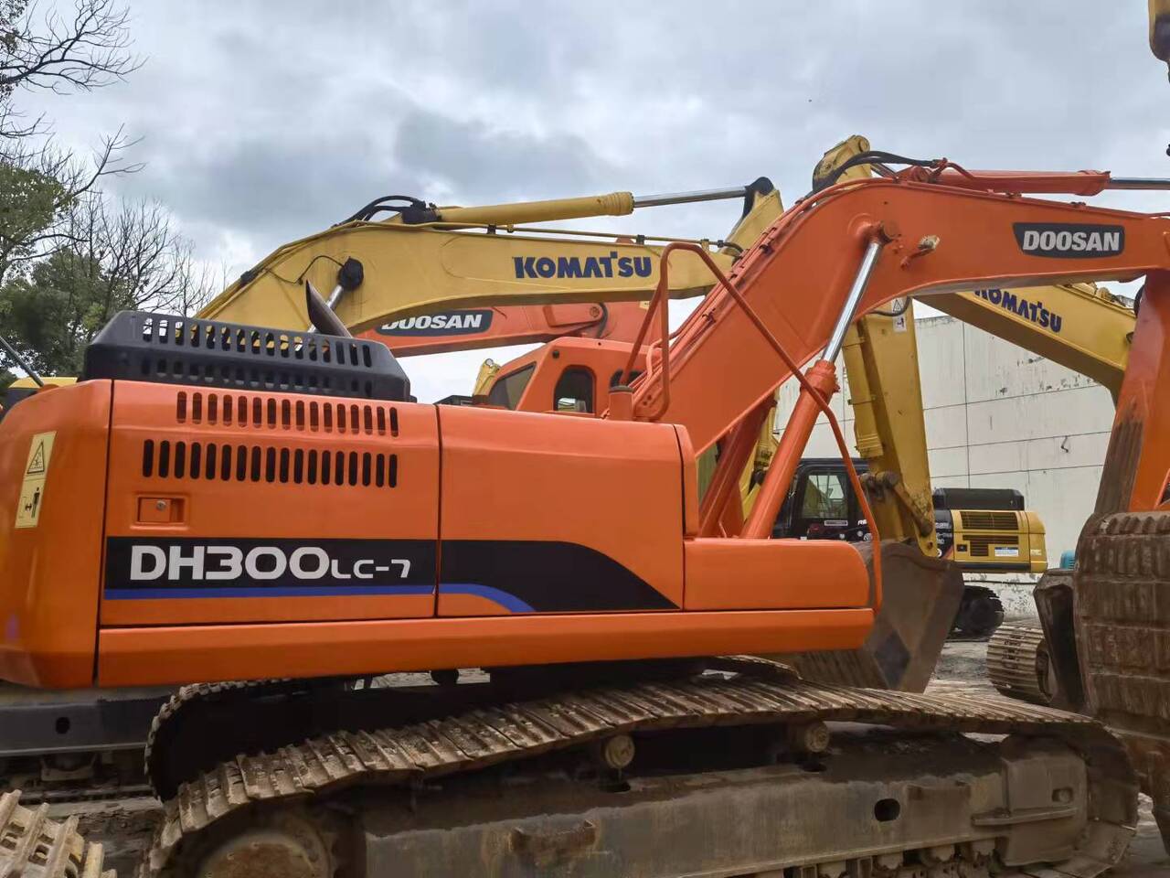 DOOSAN DH300 - حفارات زحافة: صور 2 DOOSAN DH300 - حفارات زحافة: صور 2
