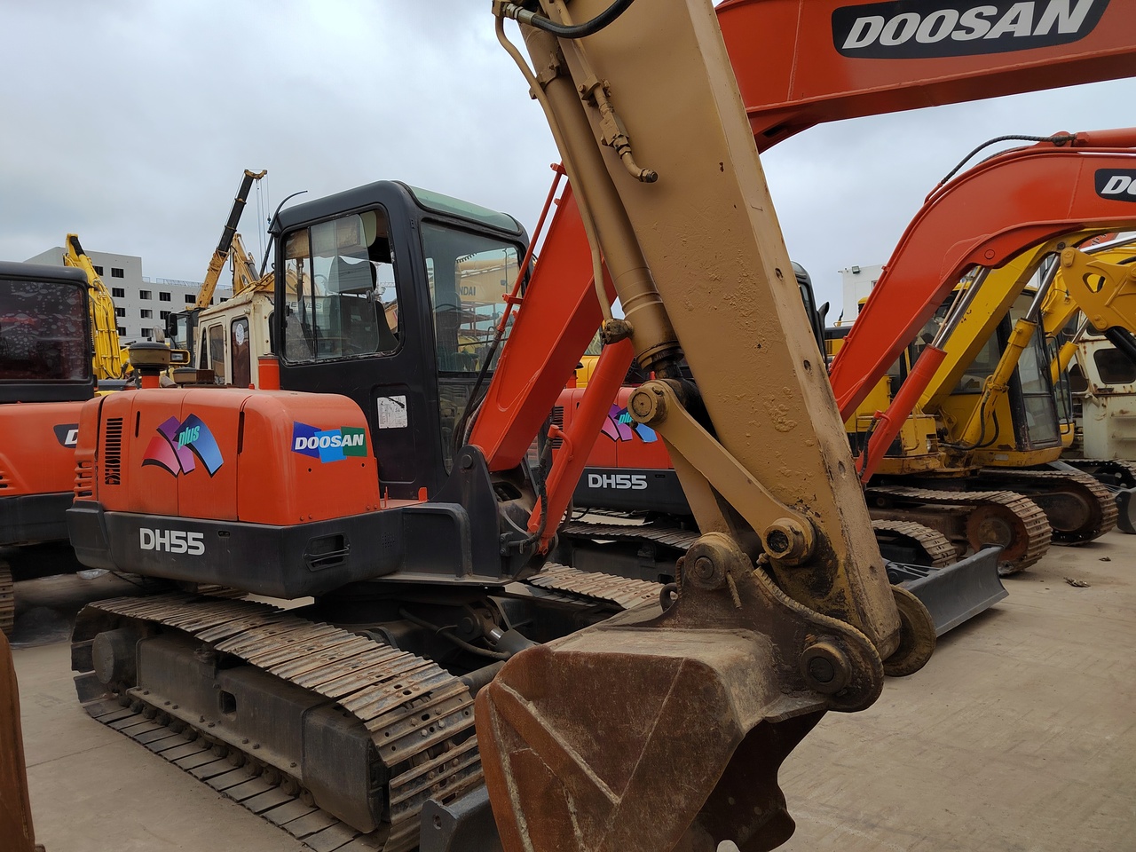 DOOSAN DH55 - حفارة مصغرة: صور 2 DOOSAN DH55 - حفارة مصغرة: صور 2