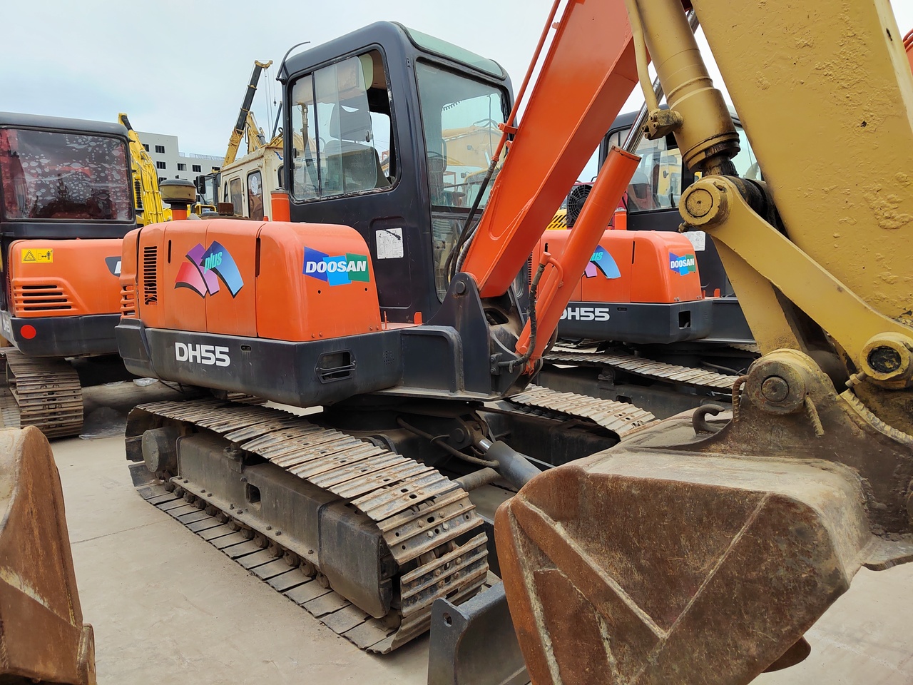 DOOSAN DH55 - حفارة مصغرة: صور 1 DOOSAN DH55 - حفارة مصغرة: صور 1