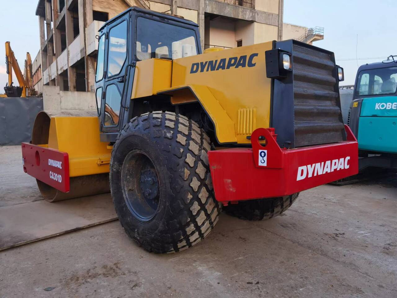 DYNAPAC CA301D - مدحلة: صور 1 DYNAPAC CA301D - مدحلة: صور 1