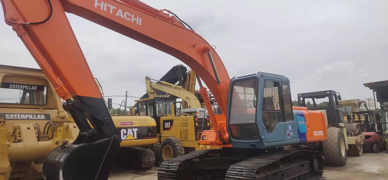 HITACHI EX200-2 - حفارات زحافة: صور 3 HITACHI EX200-2 - حفارات زحافة: صور 3