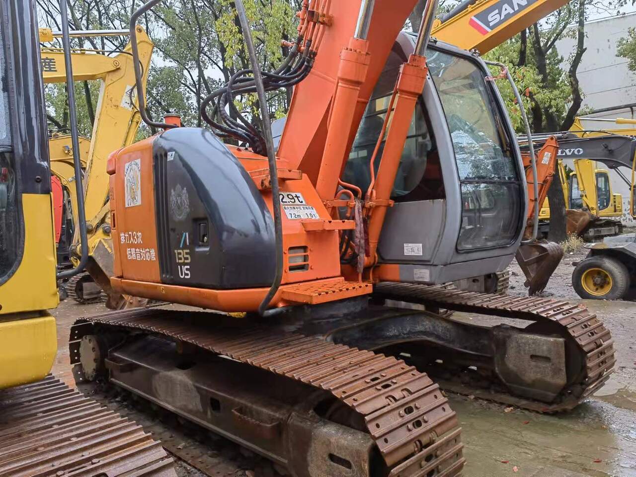 HITACHI ZX135US - حفارات زحافة: صور 1 HITACHI ZX135US - حفارات زحافة: صور 1