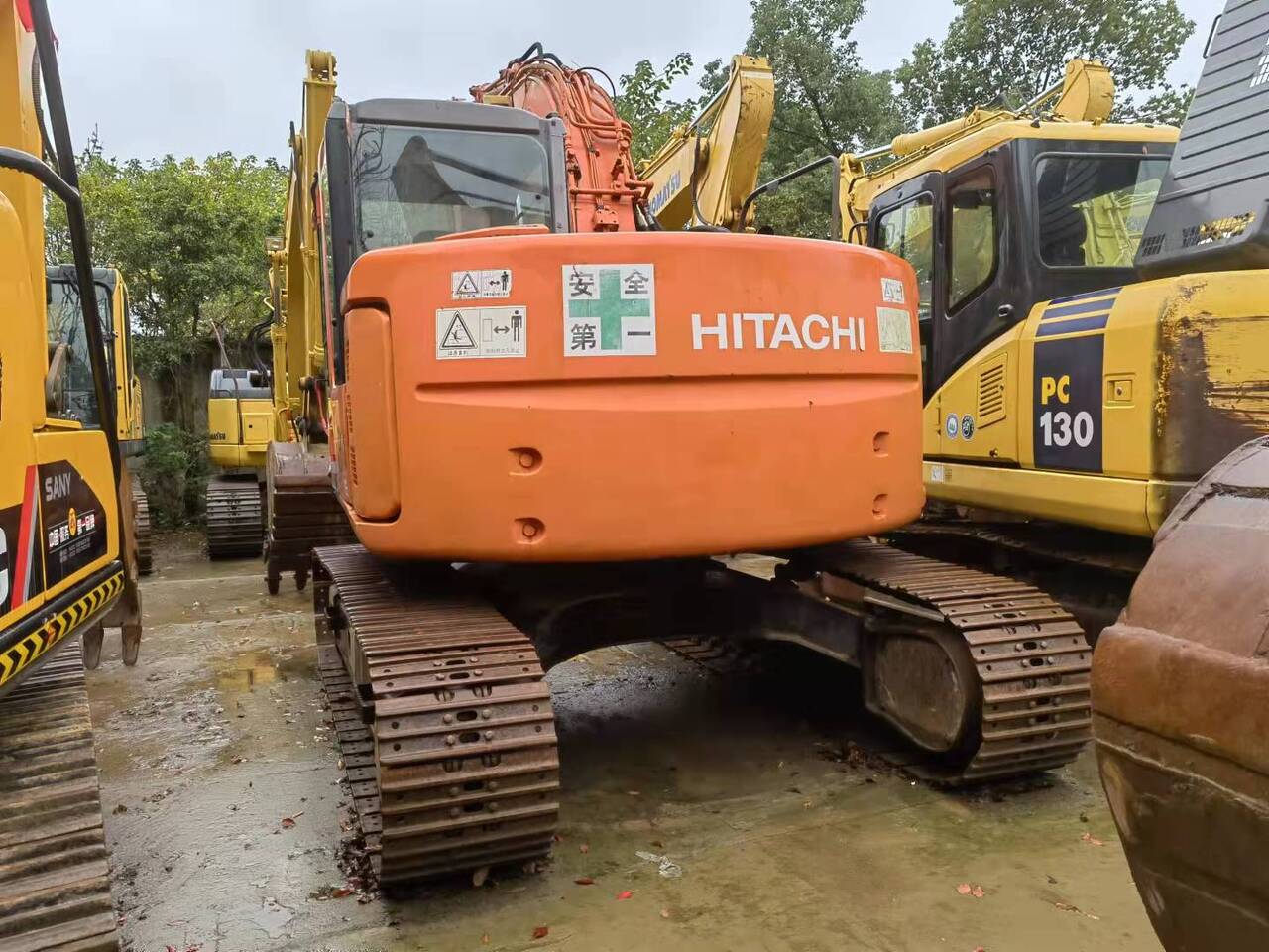 HITACHI ZX135US - حفارات زحافة: صور 3 HITACHI ZX135US - حفارات زحافة: صور 3