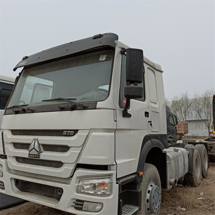 HOWO 6x4 375hp tractor - شاحنة جرار: صور 2 HOWO 6x4 375hp tractor - شاحنة جرار: صور 2