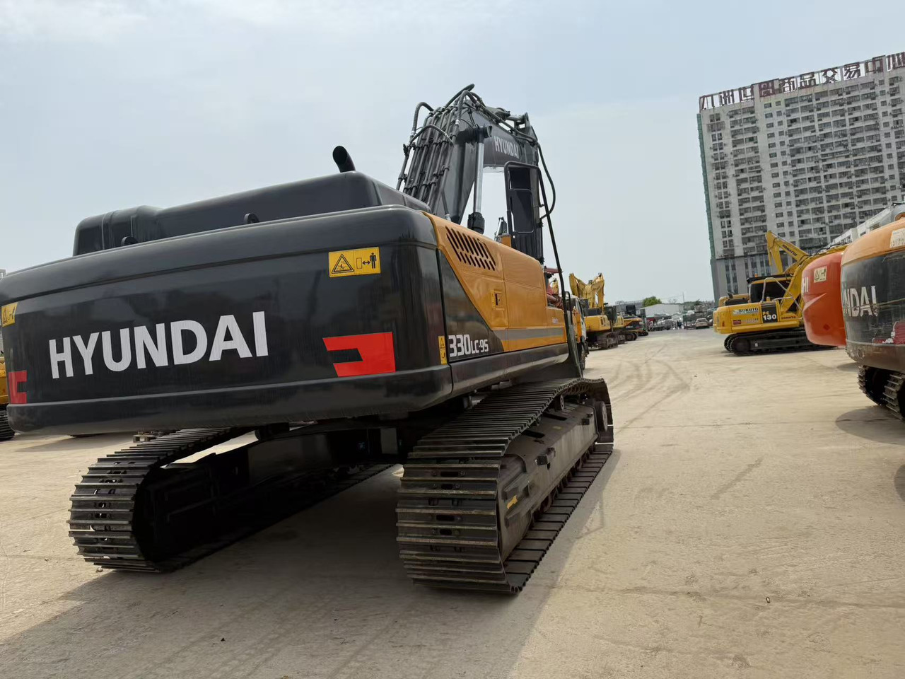 Hyundai R330LC-9S - حفارات زحافة: صور 4 Hyundai R330LC-9S - حفارات زحافة: صور 4