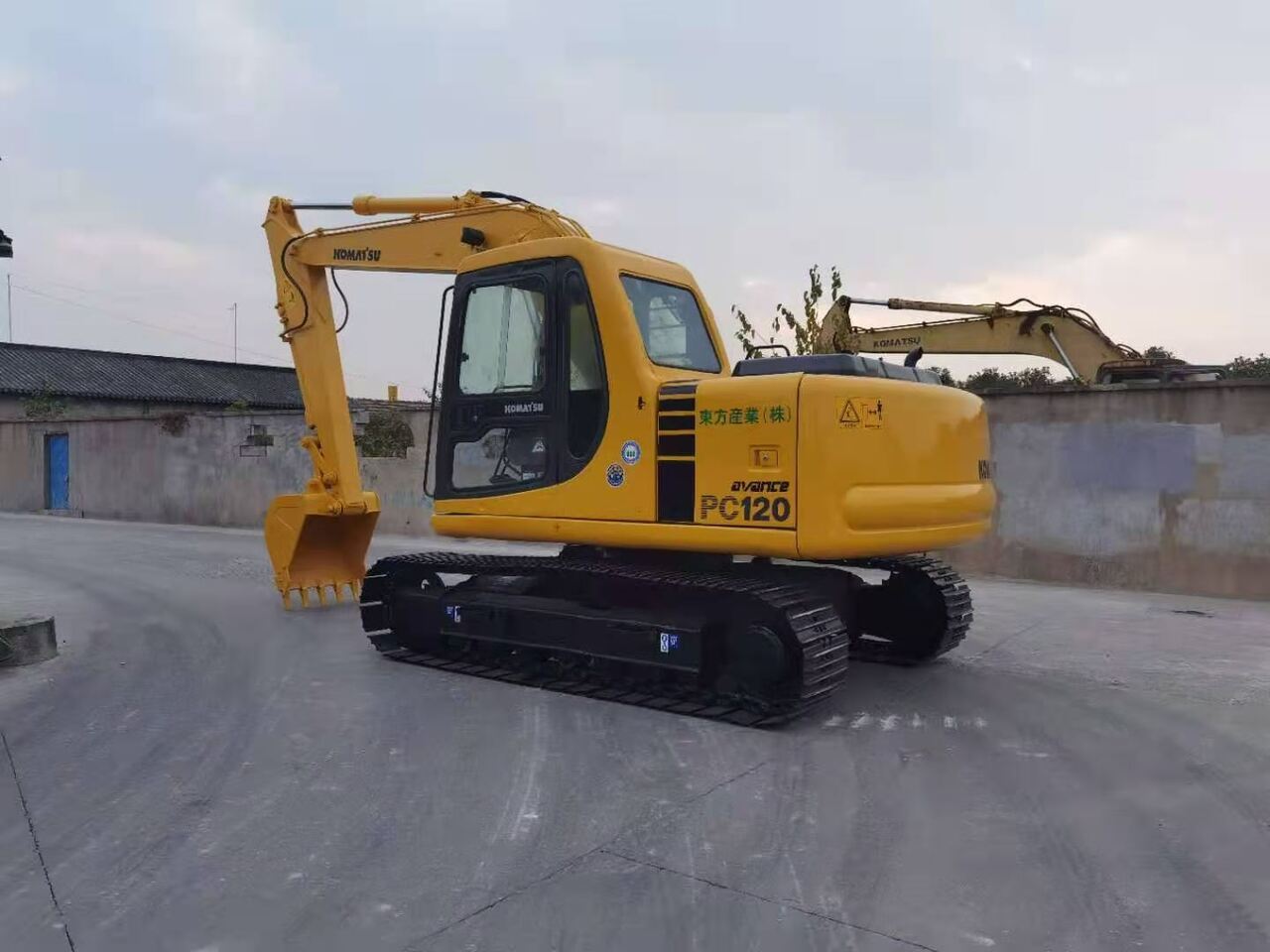 KOMATSU PC120-6 - حفارات زحافة: صور 1 KOMATSU PC120-6 - حفارات زحافة: صور 1