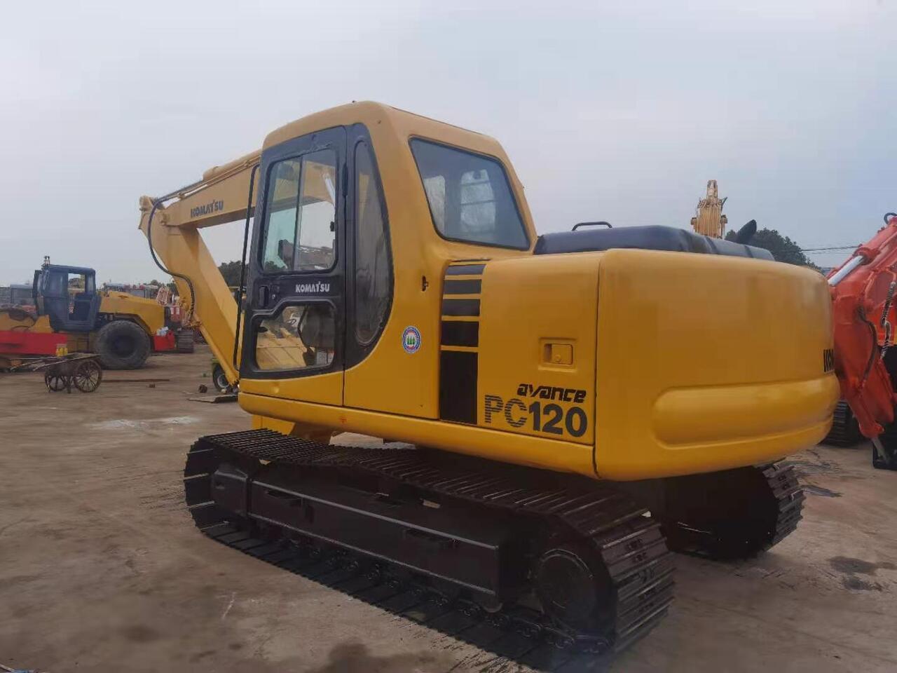 KOMATSU PC120-6 - حفارات زحافة: صور 1 KOMATSU PC120-6 - حفارات زحافة: صور 1