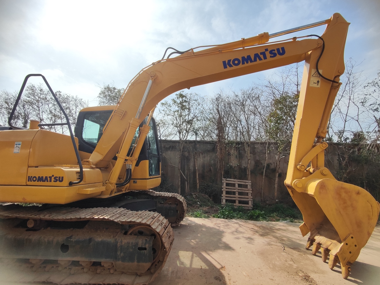 KOMATSU PC130-7 - حفارات زحافة: صور 1 KOMATSU PC130-7 - حفارات زحافة: صور 1