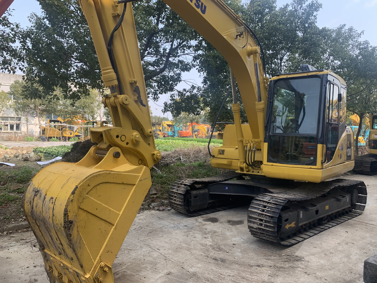 KOMATSU PC130-7 - حفارات زحافة: صور 5 KOMATSU PC130-7 - حفارات زحافة: صور 5