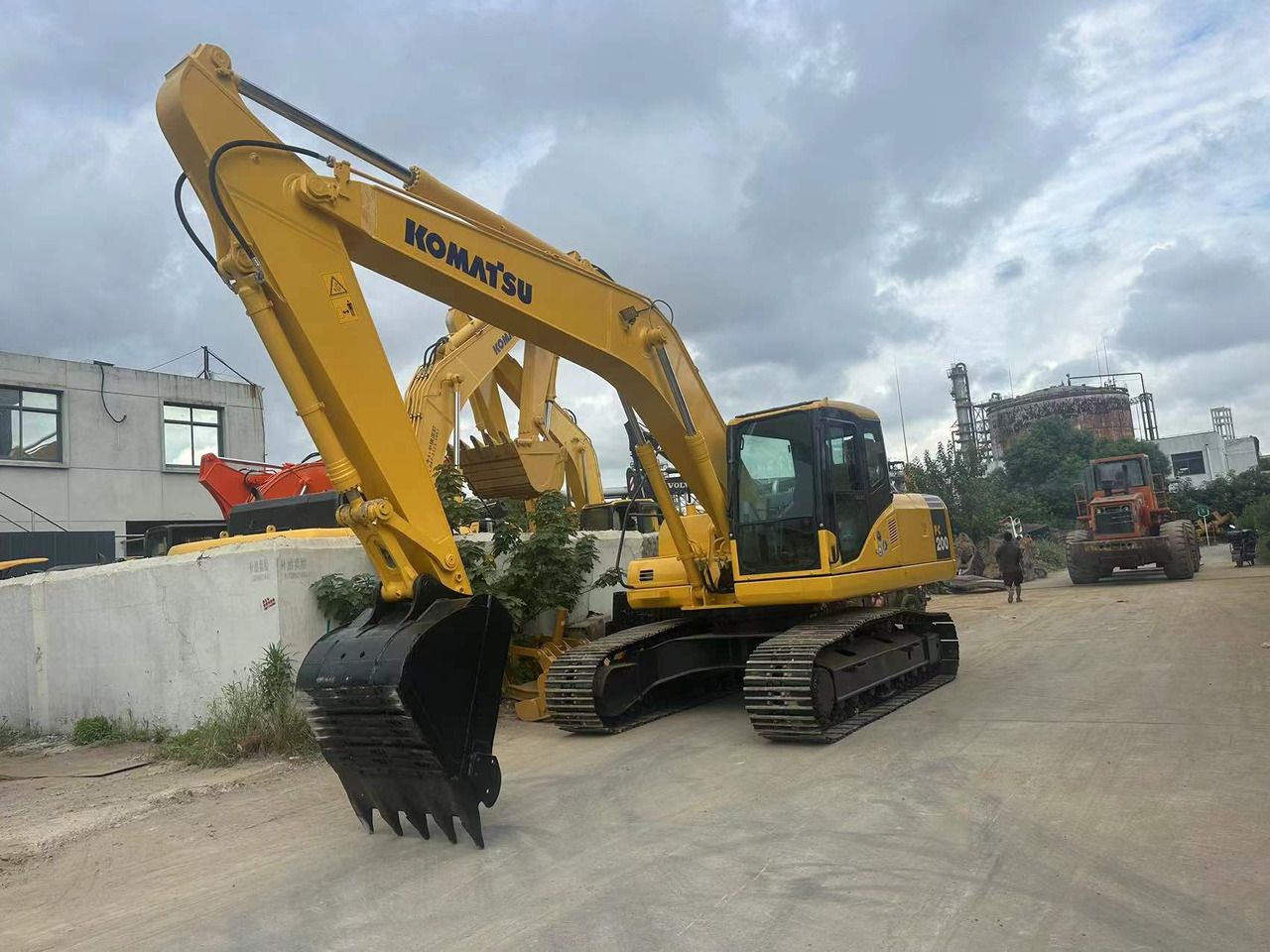 KOMATSU PC200-7 - حفارات زحافة: صور 1 KOMATSU PC200-7 - حفارات زحافة: صور 1