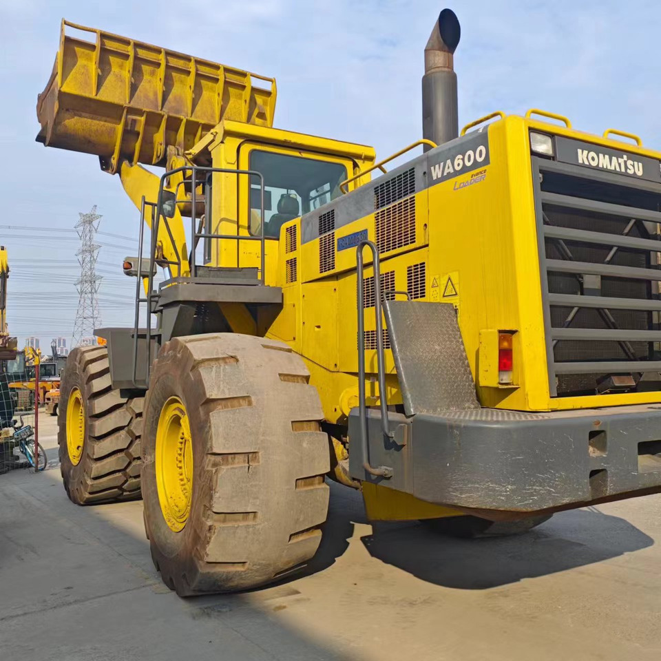 KOMATSU WA600-3 - اللودر بعجل: صور 1 KOMATSU WA600-3 - اللودر بعجل: صور 1