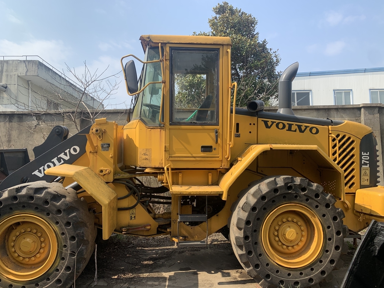 VOLVO L70E - اللودر بعجل: صور 1 VOLVO L70E - اللودر بعجل: صور 1