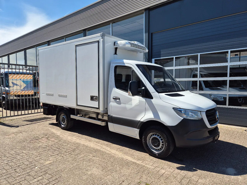 Mercedes-Benz Sprinter 315 CDI/ Kuhlkoffer/ TK V300 MAX/ LBW/ Stby230 - الشاحنات الصغيرة المبردة: صور 1 Mercedes-Benz Sprinter 315 CDI/ Kuhlkoffer/ TK V300 MAX/ LBW/ Stby230 - الشاحنات الصغيرة المبردة: صور 1