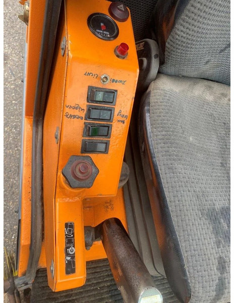 Nilfisk MFH2200 SWEEPER MFH 2200 CLEANER - كناسة المناطق الصناعية: صور 5 Nilfisk MFH2200 SWEEPER MFH 2200 CLEANER - كناسة المناطق الصناعية: صور 5