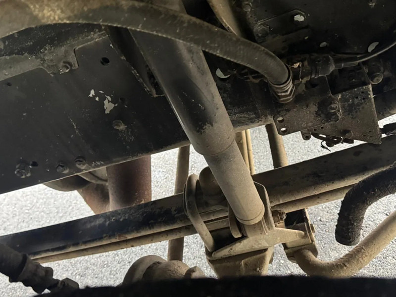 شاحنة جرار Scania P113-320 BIG AXLE FULL STEEL SPRING MANUAL GEARBOX: صور 7