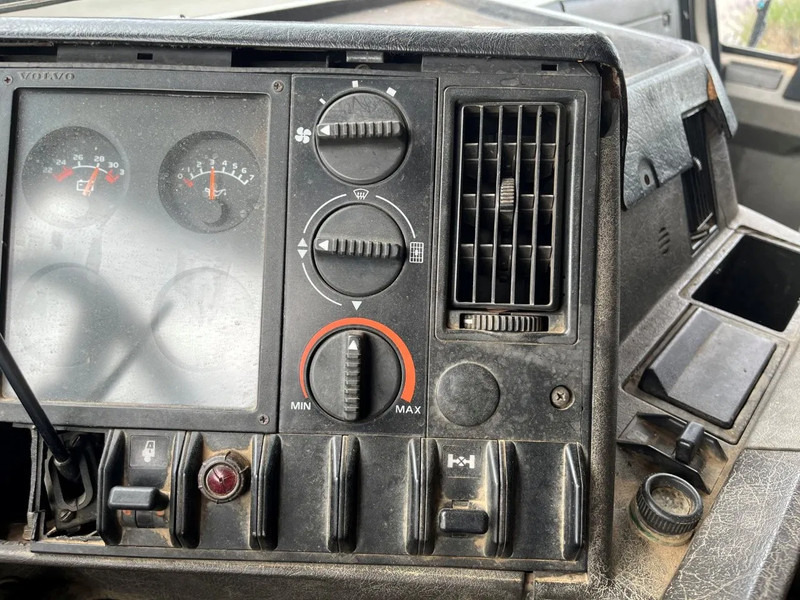 شاحنة جرار Volvo FL 10.320 4X2 TRUCKHEAD FULL STEEL SUSPENSION: صور 17 شاحنة جرار Volvo FL 10.320 4X2 TRUCKHEAD FULL STEEL SUSPENSION: صور 17