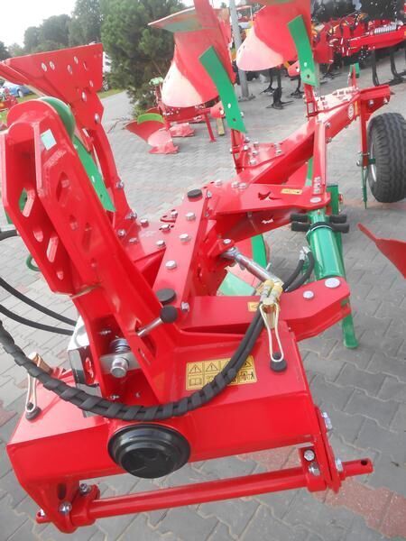 AGRO-MASZ Pług obrotowy 3-skibowy - محراث: صور 5 AGRO-MASZ Pług obrotowy 3-skibowy - محراث: صور 5