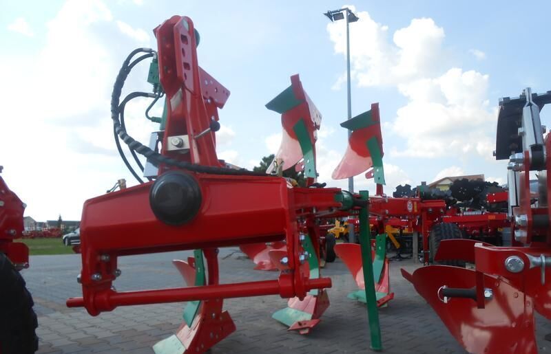 AGRO-MASZ Pług obrotowy 3-skibowy - محراث: صور 4 AGRO-MASZ Pług obrotowy 3-skibowy - محراث: صور 4