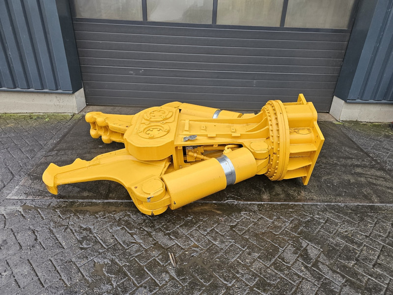 Epiroc atlas copco kruppcc3000 crusher atlas copco cc epiroc - ماكينة القص الهيدروليكي: صور 1 Epiroc atlas copco kruppcc3000 crusher atlas copco cc epiroc - ماكينة القص الهيدروليكي: صور 1