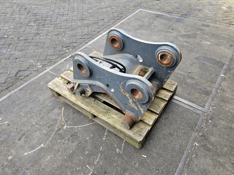 Hydraulische snelwissel cw45s cw45s coupler verachtert eurosteel - وصلة الربط للمعدات المعلقة - آلات البناء: صور 4 Hydraulische snelwissel cw45s cw45s coupler verachtert eurosteel - وصلة الربط للمعدات المعلقة - آلات البناء: صور 4