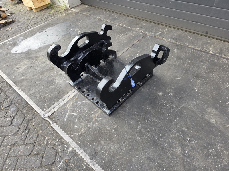 Kopplaat cw40 cw 45 adaptor plate cw45 cw 40 cw30 verachtert - وصلة الربط للمعدات المعلقة - آلات البناء: صور 1 Kopplaat cw40 cw 45 adaptor plate cw45 cw 40 cw30 verachtert - وصلة الربط للمعدات المعلقة - آلات البناء: صور 1