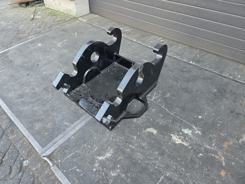 Kopplaat demarec cw55s demarec adaptor plate verachtert cw55s - وصلة الربط للمعدات المعلقة - آلات البناء: صور 2 Kopplaat demarec cw55s demarec adaptor plate verachtert cw55s - وصلة الربط للمعدات المعلقة - آلات البناء: صور 2
