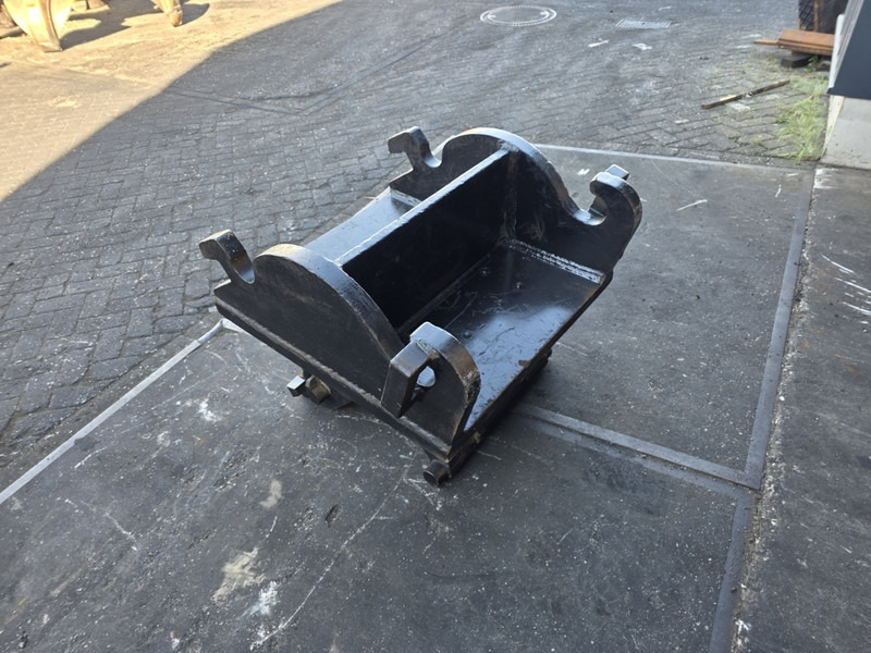 Verloop cw 45 naar cw 40 adaptor plate cw 45 cw 40 - وصلة الربط للمعدات المعلقة - آلات البناء: صور 4 Verloop cw 45 naar cw 40 adaptor plate cw 45 cw 40 - وصلة الربط للمعدات المعلقة - آلات البناء: صور 4