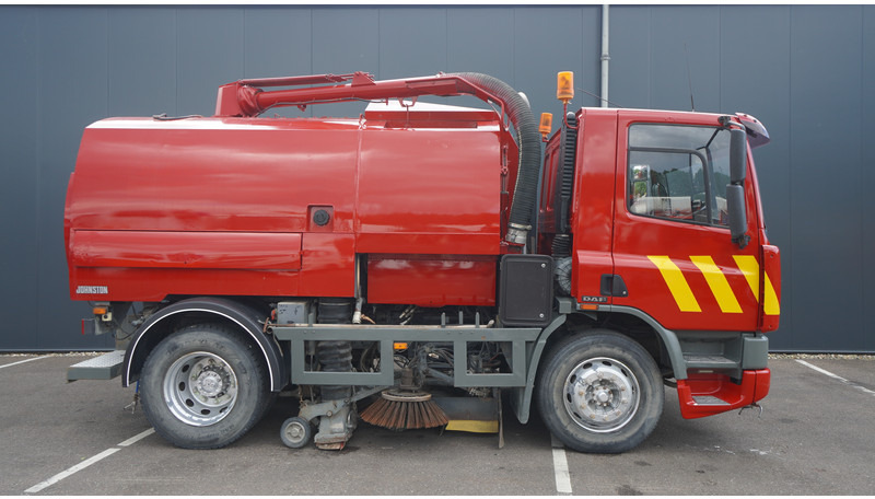 DAF 65.180 ATI STREET SWEPER RH DRIVE MANUAL GARBOX 96.000KM - سياره كنس شوارع: صور 2 DAF 65.180 ATI STREET SWEPER RH DRIVE MANUAL GARBOX 96.000KM - سياره كنس شوارع: صور 2
