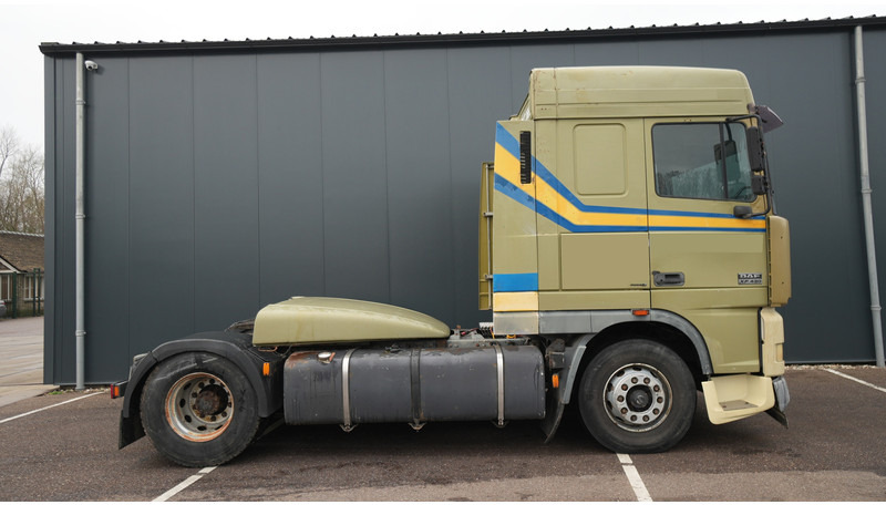 DAF XF 95.430 EURO 3 MANUAL GEARBOX - شاحنة جرار: صور 2 DAF XF 95.430 EURO 3 MANUAL GEARBOX - شاحنة جرار: صور 2