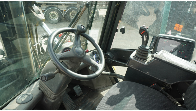 Hyster H16.00XM-12 WITH CONTAINER SYSTEM - آلات البناء: صور 4 Hyster H16.00XM-12 WITH CONTAINER SYSTEM - آلات البناء: صور 4