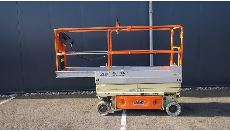 JLG 1930ES MOBILE BOOM SCISSOR LIFT - آلات البناء: صور 1 JLG 1930ES MOBILE BOOM SCISSOR LIFT - آلات البناء: صور 1