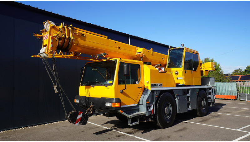 Liebherr LTM 1030-2.1 WITH JIB - شاحنة كرين: صور 4 Liebherr LTM 1030-2.1 WITH JIB - شاحنة كرين: صور 4