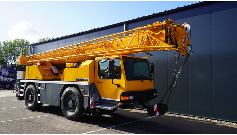 Liebherr LTM 1030-2.1 WITH JIB - شاحنة كرين: صور 3 Liebherr LTM 1030-2.1 WITH JIB - شاحنة كرين: صور 3