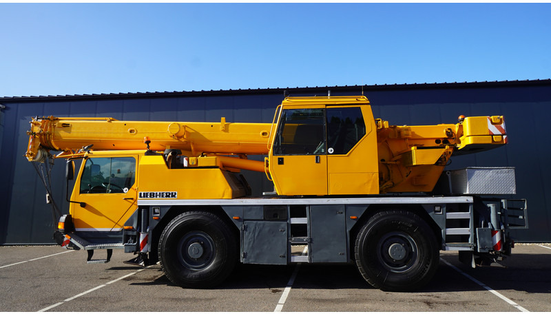 Liebherr LTM 1030-2.1 WITH JIB - شاحنة كرين: صور 1 Liebherr LTM 1030-2.1 WITH JIB - شاحنة كرين: صور 1