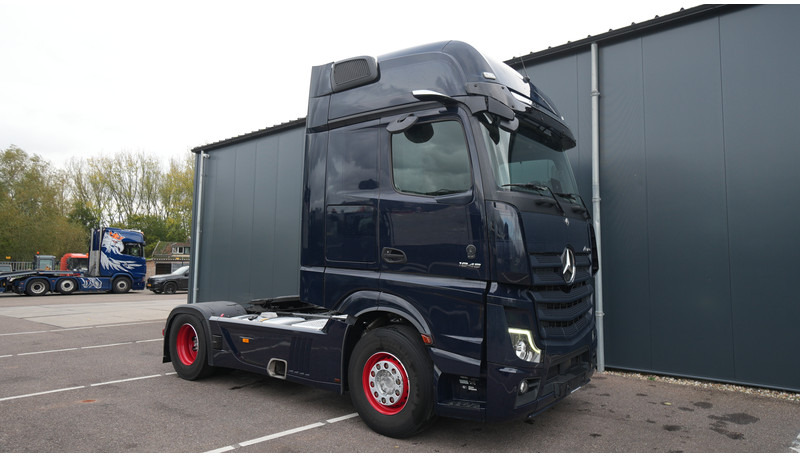 Mercedes-Benz ACTROS 1945 GIGASPACE 684.000KM - شاحنة جرار: صور 4 Mercedes-Benz ACTROS 1945 GIGASPACE 684.000KM - شاحنة جرار: صور 4